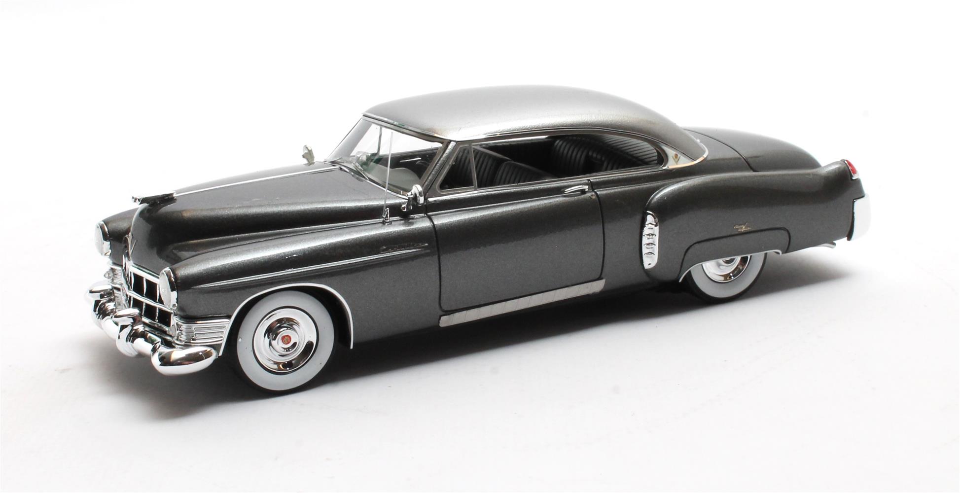 Cadillac Coupe de Ville Showcar 1949 Zilver/Gunmetal - 1:43
